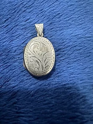 Vintage Sterling Silver 925 Etched Oval Locket Photo Pendant • $39.99