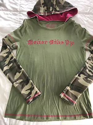 Cowgirl Tuff Long Sleeve Womens Medium Camo And Hot Pink Hoodie  • $4.40