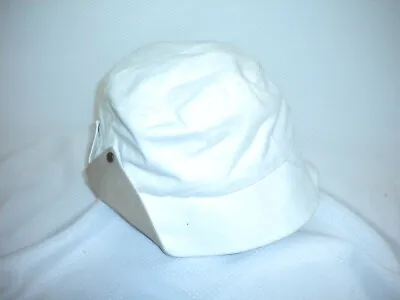 UGG Cream Sun Bucket Hat M/L • $25