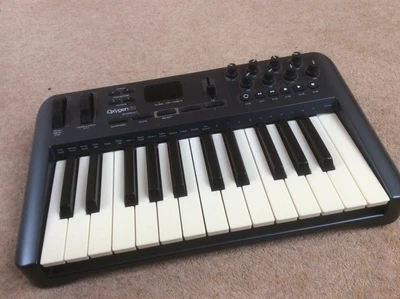 £30 • Buy M- Audio Oxygen 25 USB Midi Keyboard Controller3rd Gen. Spares Or Repair