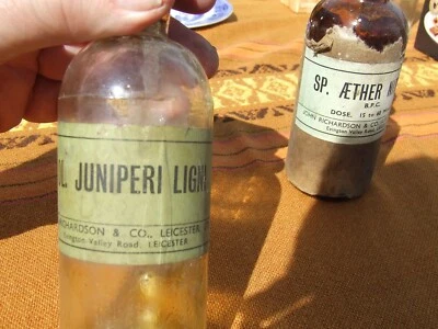 £8 • Buy 2 Antique Chemist Pharmacy Medicine Bottles In Good Condition