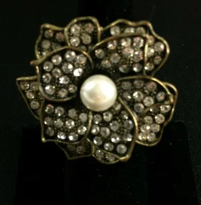 Vintage Elastic Flower Cocktail Ring With Cubic Zirconia And Faux-Pearl Center  • $18.74