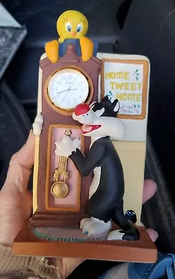 $28 • Buy Vintage 1994 Warner Brothers Looney Tunes Tweety & Sylvester Seth Thomas Clock