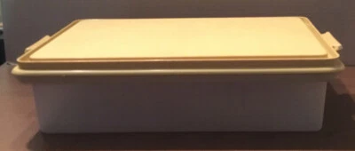 $7 • Buy Vintage Tupperware Cake Carrier Rectangle Harvest Gold #622 & Sheer Lid #623 