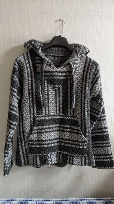 £6 • Buy Baja Jerga Hoodie Medium Black White Silver Kangaroo Pocket