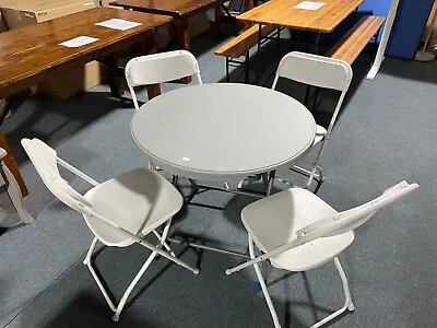 Round Plastic Folding Canteen/Camping Table With 4 Folding Chairs In White/Grey • £89.95