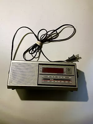 Vintage 1980 General Electric (7-4637A) GE Alarm Clock Radio AM/FM Tested Works • $10