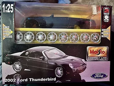 Maisto 2002 Ford Thunderbird  1:25 Scale Diecast Model Car Black • $30