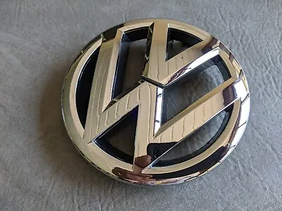 $30.95 • Buy Used Vw Front Grille Emblem 2011 - 2014 Vw Jetta 5c6 853 601 Ulm $30.95 Shipped