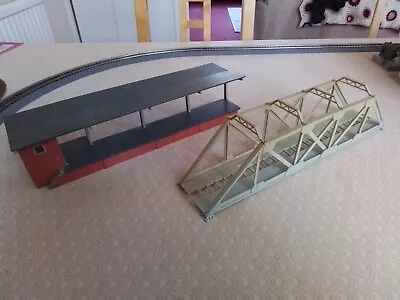 00 Gauge Model Railway Buildings Lot 1 - Bridge And Goods/Parcel Depot • £0.99