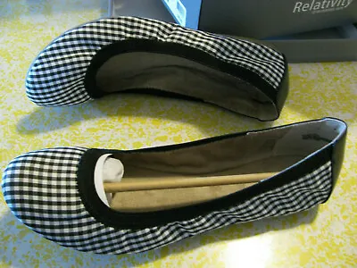 Relativity Womens 9M Blk/Wht Textile Checkered Slip On Flat Walking Shoes New • $4