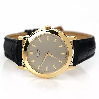 Patek Philippe Calatrava Wristwatch 5032J Gold • $23800