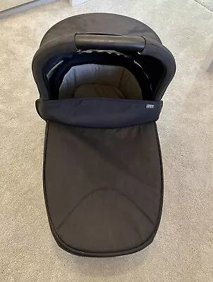 Mamas And Papas Flip Xt3 Carrycot And Parasol (also Fits Ocarro And Flip Xt2) • £15