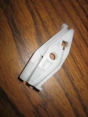 VW Beetle Convertible Window Regulator Clip Rear Right Passenger 2003-2010  • $2.99