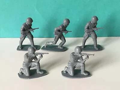 5 X AIRFIX. WWII RUSSIAN ARMY INFANTRY SOLDIERS .. 1/32 SCALE ORIGINAL ISSUE. • £2.25