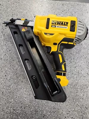 DeWalt 20V MAX XR 30 Paper Collated Framing Nailer Model DCN692M1 Bare Tool • $220