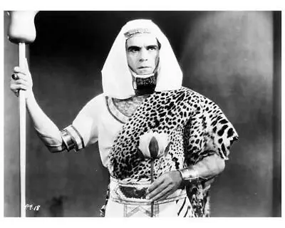 THE MUMMY Great 8x10 Still BORIS KARLOFF -- C920 • $7.95