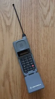 Vintage Motorola Mobile Brick Flip Phone 76444NARSB (circa 1997) • $59