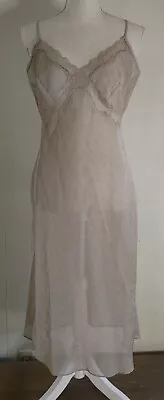 Vintage VANITY FAIR Full Slip Y2K Sz 36/28 Tan Lace Lingerie • $15.32