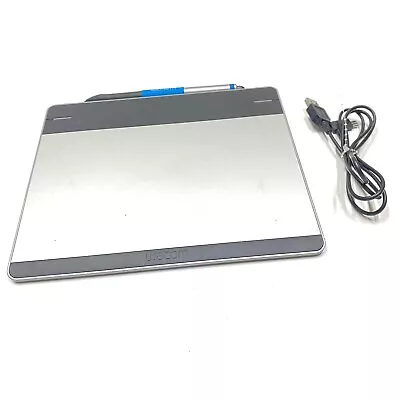 WACOM CTH480 Intuos Pen And Touch Small Tablet G4 • $44.95