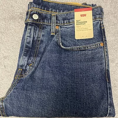 Men's Levi's 527 Standard Bootcut Medium Wash Jeans - Size 32 X 32 - Stretch • $35