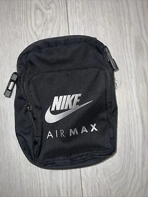 Nike Air Max Small Pouch • £1.04