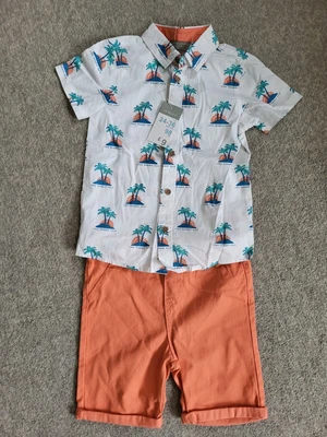 £2 • Buy *BNWT* Baby Boy Infant Outfit Age 2-3 Years