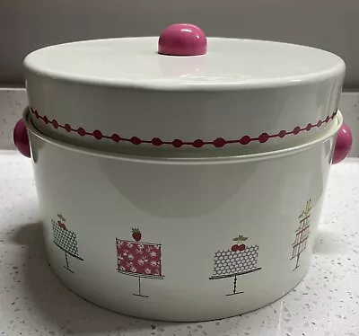 Vintage Metal 2 Piece Cake Cupcakes Or Pie Carrier Great Condition No Dents  • $20