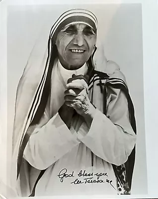 Mother Teresa Signed 8X10 B&W Photo Adding ‘God Bless You’ • $2495