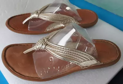 Born ~ Thong Sandals Wo's Size 8/39 ~Gold Leather Shoes Casual Flats ~ Very Nice • $27