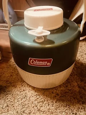 Vintage 1970's Coleman Snow-Lite Jug 1-Gallon Model 5506 Green/White W/ Cup • $30