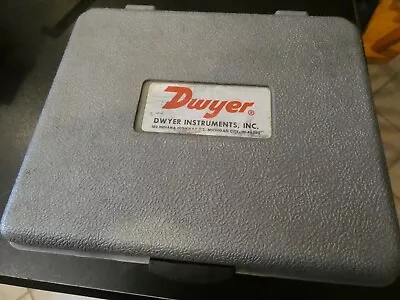 Dwyer Magnehelic Differential Pressure Gauge 2003D C • $25