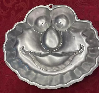 Wilton Cute Elmo Birthday Cake Pan Mold 2002 Sesame Street Workshop 2105-3461 • $11.99