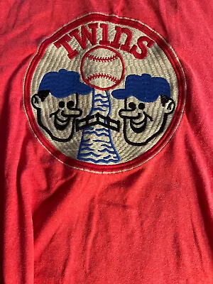 Minnesota Twins Red Jacket T Shirt Small Red Retro Logo Stitched Patch Nice • $12