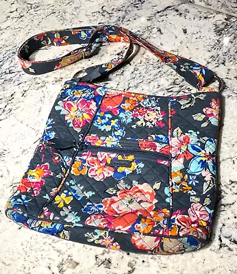 VERA BRADLEY Floral Hipster Cross Body Purse Zippered Bag Satchel 🌼 • $25