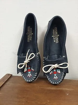 Minnetonka Womens Navy Blue Beaded Thunderbird Slip On Moccasins 8.5 Barely Worn • $25