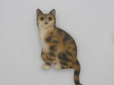 $15 • Buy Vtg Resin Cat Brooch Pin Kitty Kitten Calico W/ Green Eyes Sitting Jewelry