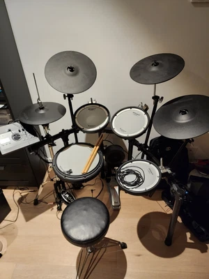$2500 • Buy Roland V-Drums TD-17KVX Electronic Drum Full Kit