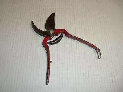 Vintage Garden Hand Pruner Tool 8  • $9.95