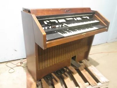  Hammond Organ Co. T-262  Vintage Electric Church Organ  • $2549.99