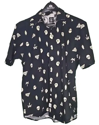 Volcom MEN MEDIUM Classic Fit Black Short Sleeve Button Up Aliens Pyramid Shirt • $17