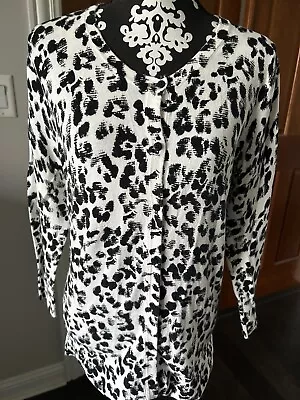 Merona Cardigan Button Up Sweater 3/4 Sleeve Size Large Black/White Animal Print • $11.99