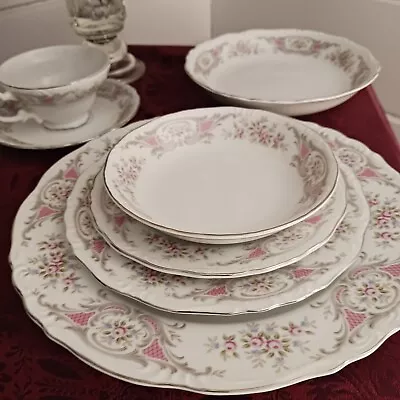 Porcelain Dining Dinner China Stunning 1950 Pompadour 47 Pc 6 Friends & Family • $124