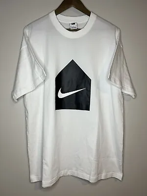 Nike Dover Street Market Big Logo White T-Shirt DJ2763-100 Men’s Size L Large • $60