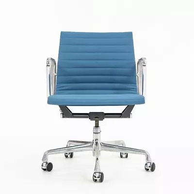 2010s Herman Miller Eames Aluminum Group Management Desk Chair Sky Blue Leather • £1045.56