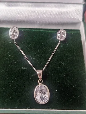 9ct White Gold Pendant Earring And Necklace Set Cz • £95