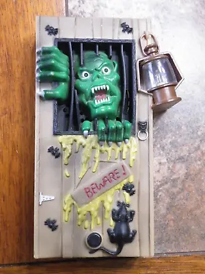 Halloween Prop GREEN MONSTER Screaming Sounds-Scary Laugh Lights TOY STATE • $20.09