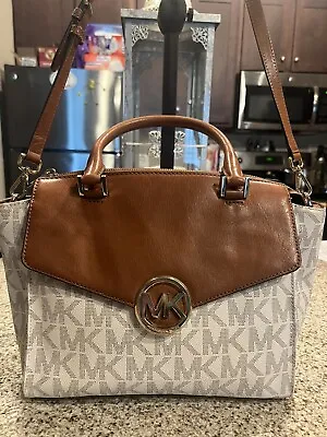 MICHAEL KORS~Hudson Satchel/Crossbody Signature Vanilla/Acorn 35H4GHUS3B~EUC • $34.99