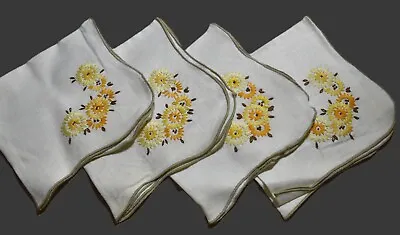 Vtg Linen Dinner Napkins Set Of 4 Yellow Daisy Flower Embroidered Scalloped Trim • $10.99