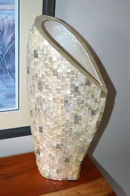 Large Contemporary Mosaic Capiz Shell Vase. Iridescent Pearl Beige • $39.99